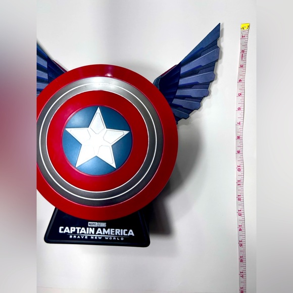COPY - Marvel x Captain America Brave New World - Shield w/ Falcon Wings Popcor… - Picture 6 of 10